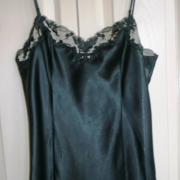 Victoria's Secret Black Slip - Picture 3 of 8